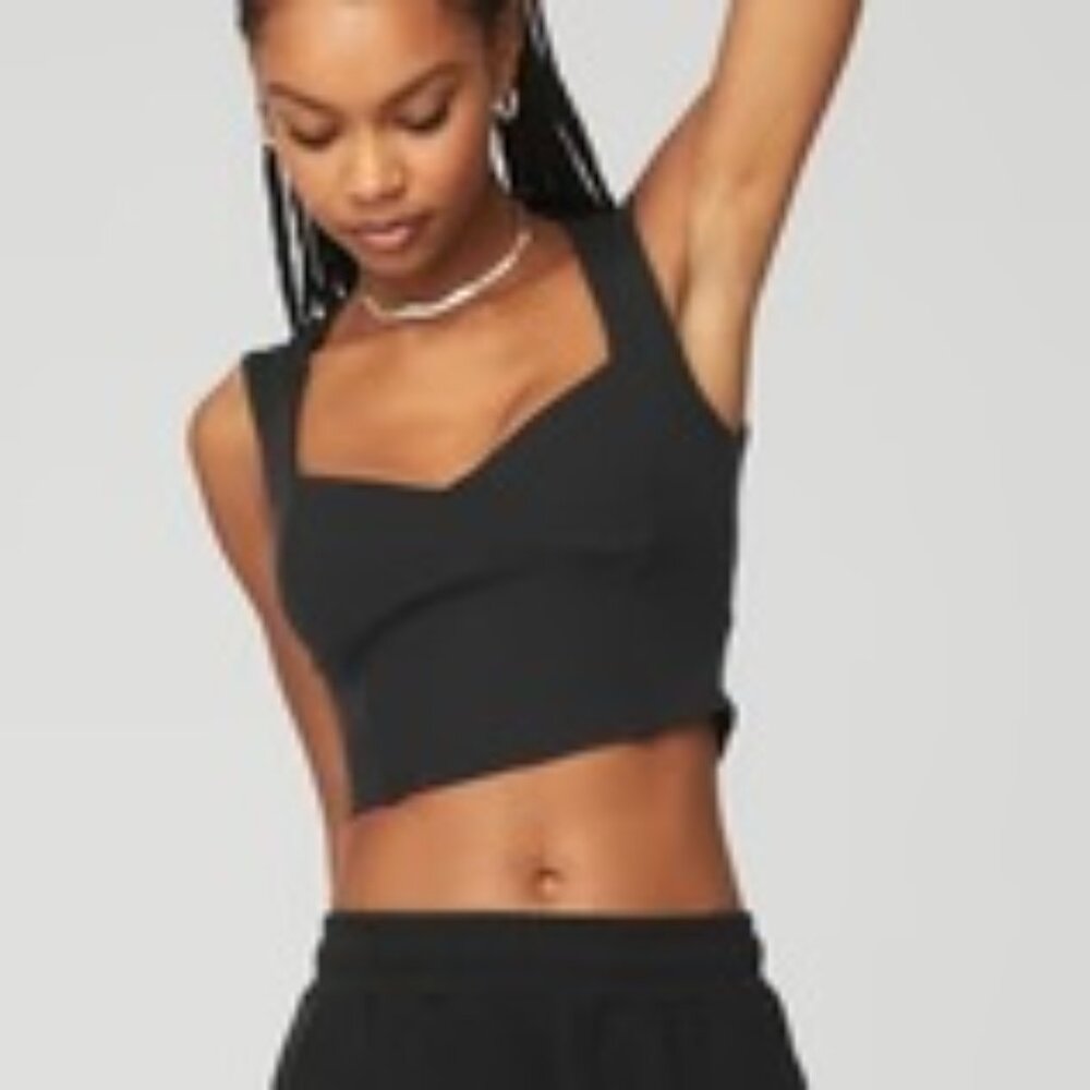 Alo Ribbed Sweetheart Short Sleeve in Black